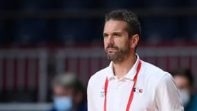 L'entraîneur de l'équipe de France de hand Guillaume Gille contre l'Egypte aux Jeux de Tokyo, le 5 août 2021 