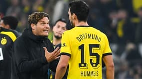 Un échange tendu entre Edin Terzic et Mats Hummels pendant un match de Dortmund en octobre 2023