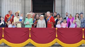 La reine Elizabeth II et la famille royale lors du défilé "Trooping the Color" en 2019