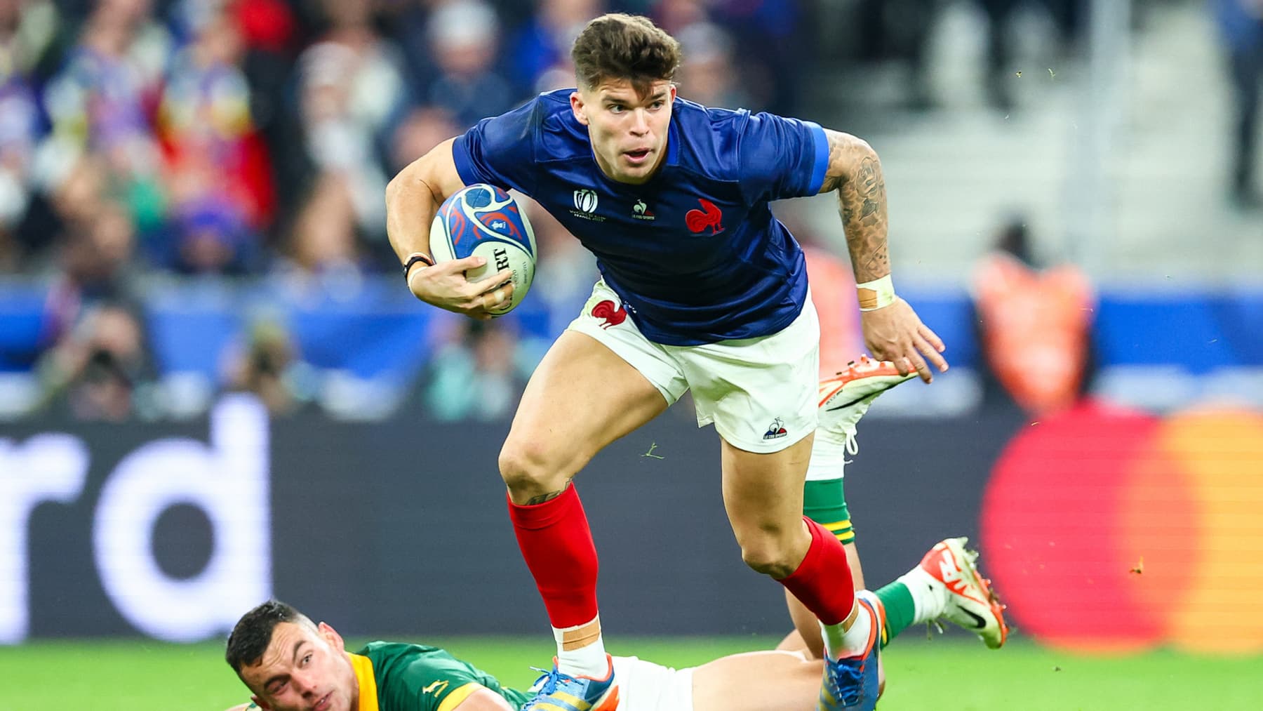 Le Français Matthieu Jalibert face à l'Affrique du Sud lors du Mondial, le 15 octobre 2023
