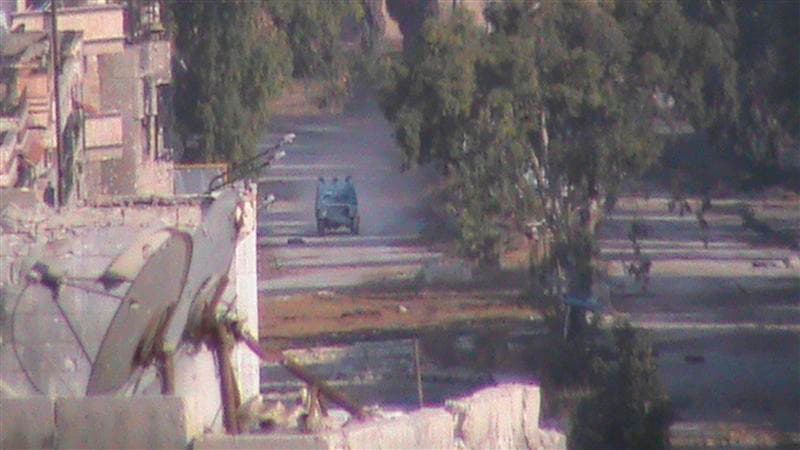 Un véhicule militaire syrien dans une rue de Homs. Le président Bachar al Assad aurait proposé à l'émissaire international Kofi Annan une sortie progressive du conflit dans son pays, en commençant par mettre un terme aux violences dans les zones les plus