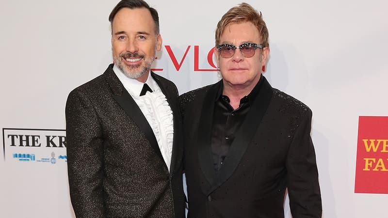 Elton John et son mari David Furnish. Ils sont parents de deux petits garçons nés d'une mère porteuse.