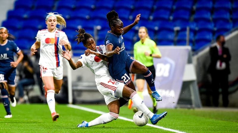 Kadeisha Buchanan au duel avec Sandy Baltimore lors du match OL-PSG, à Lyon le 30 mai 2021