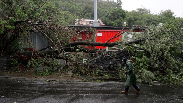 Des dégâts provoqués par le passage du cyclone Batsirai sur le nord de l'île de La Réunion, le 3 février 2022