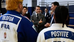 Emmanuel Macron rend visite aux judokates françaises à l'INSEP, le 23/01/2024