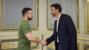 Grégory Doucet avec Volodymyr Zelensky, le président ukrainien, le 19 août 2022.