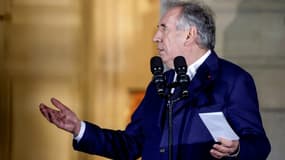 François Bayrou prend la parole pendant la cérémonie de passation à Matignon, le 13 décembre 2024