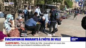 Paris: évacuation de migrants à l'Hôtel de Ville