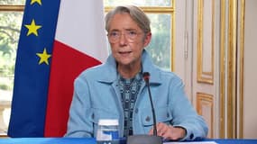 Élisabeth Borne annonce lors d'une conférence de presse à Matignon les aides aux entreprises pour mieux affronter la hausse des prix de l'énergie