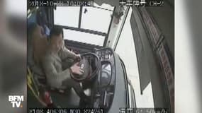 En Chine, une querelle entre un chauffeur de bus et un passager est à l’origine d’un tragique accident