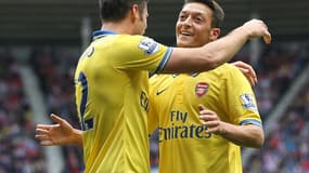 Olivier Giroud et Mesut Özil