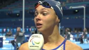 L'émotion de la nageuse française Assya Maurin-Espiau après son élimination en séries du 100m dos aux Jeux paralympiques, le 6 septembre 2024