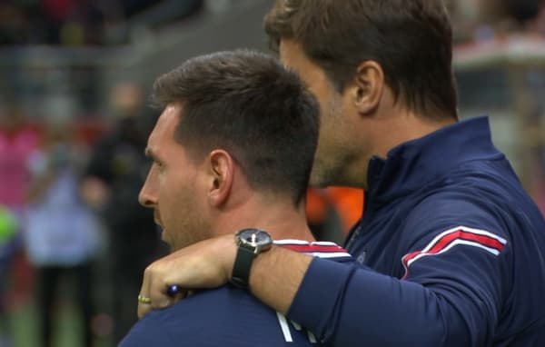 Messi et Pochettino avant l'entrée en jeu du joueur