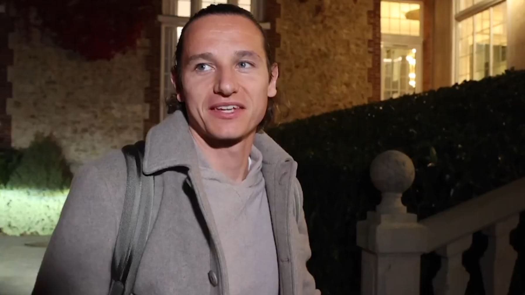 "JAMAIS NORMAL D'ARRIVER EN ÉQUIPE DE FRANCE": L'IMMENSE FIERTÉ DE THAUVIN POUR SON GRAND RETOUR CHEZ LES BLEUS
