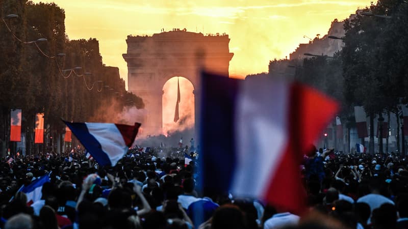L'équipe de France est attendue ce lundi après-midi sur les Champs-Elysées.