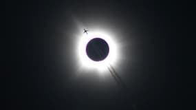 Les plus belles images de l'éclipse solaire totale qui a traversé l'Amérique du Nord