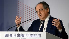 Le président de la Fédération française de football, Noël Le Graët, prononce un discours lors de l'assemblée générale de la FFF, avant sa réélection, le 13 mars 2021 à Paris 