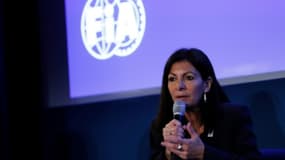 La maire de Paris, Anne Hidalgo, lors d'une conférence de presse, le 10 mars 2017 à Paris