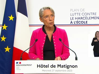 Élisabeth Borne présentant le plan de lutte contre le harcèlement scolaire, le 27 septembre 2023, à Matignon.