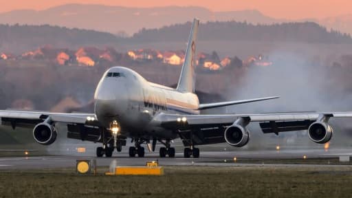 Un avion cargo - Image d'illustration