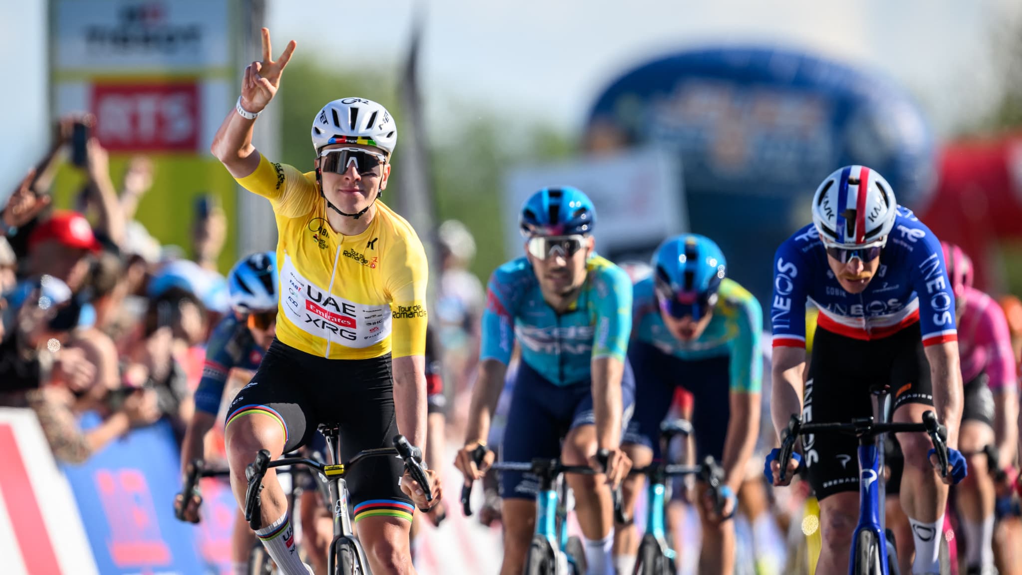 Tour de Romandie: new stage victory for Tadej Pogacar, stronger in sprint than Dorian Godon