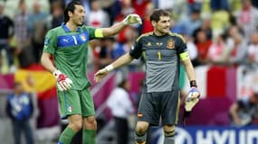 Gianluigi Buffon et Iker Casillas
