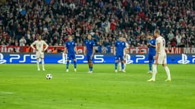 Harry Kane avant de transformer un penalty lors de Bayern-Zagreb (9-2, Ligue des champions), le 17 septembre 2024
