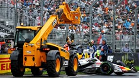 Isack Hadjar après sa sortie de piste au Grand Prix d'Australie, le 16 mars 2025.