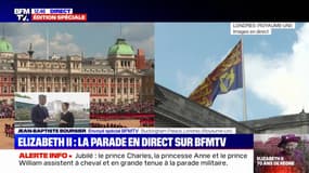 Le drapeau de la reine hissé sur Buckingham annonce la présence d'Elizabeth II dans le palais