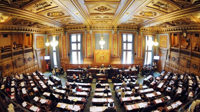 12 heures d'expression libre sont organisées dans l'hémicycle du Conseil de Paris vendredi.