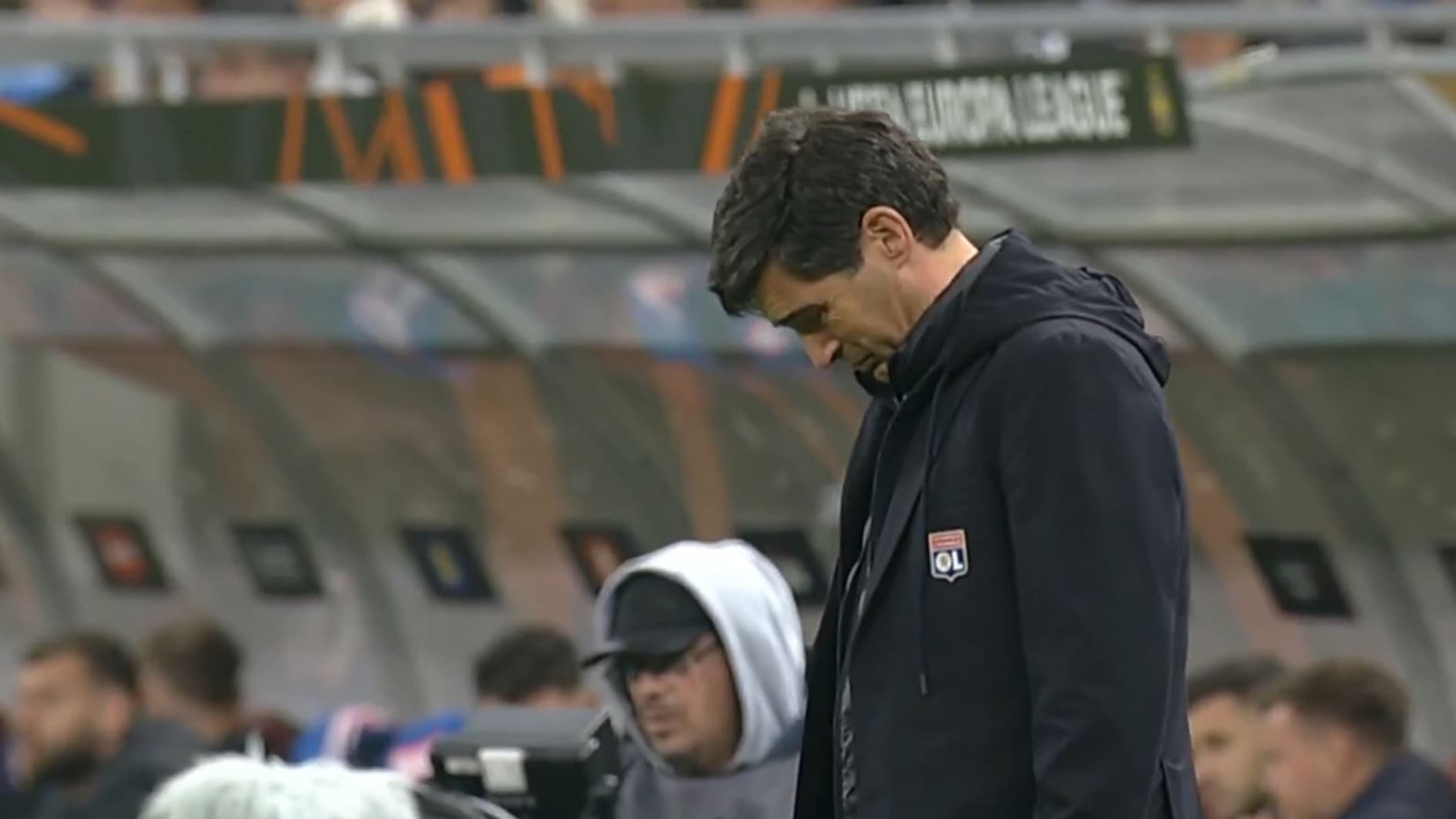 Paulo Fonseca ému aux larmes après avoir communié avec ses joueurs lors du 8e de finale aller de Ligue Europa FCSB-OL - le 06/03/2025 Paulo Fonseca ému aux larmes après avoir communié avec ses joueurs lors du 8e de finale aller de Ligue Europa FCSB-OL - le 06/03/2025