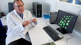 Une équipe de chercheurs français du professeur Luc Douay (photo) est parvenue à fabriquer puis à transfuser avec succès des globules rouges obtenus à partir de cellules souches. Cette première mondiale, réalisée en partenariat avec l'Etablissement frança