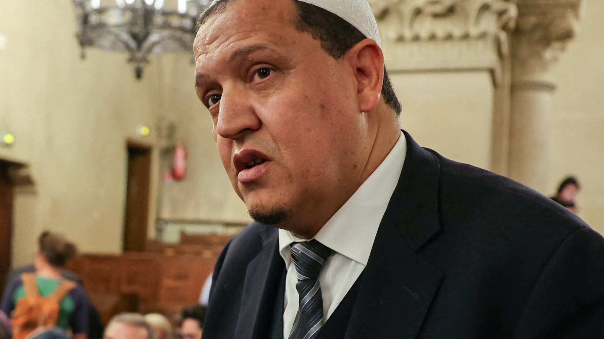 Procès de l'assassinat de Samuel Paty: l'imam Chalghoumi hospitalisé sans avoir terminé son témoignage Kép