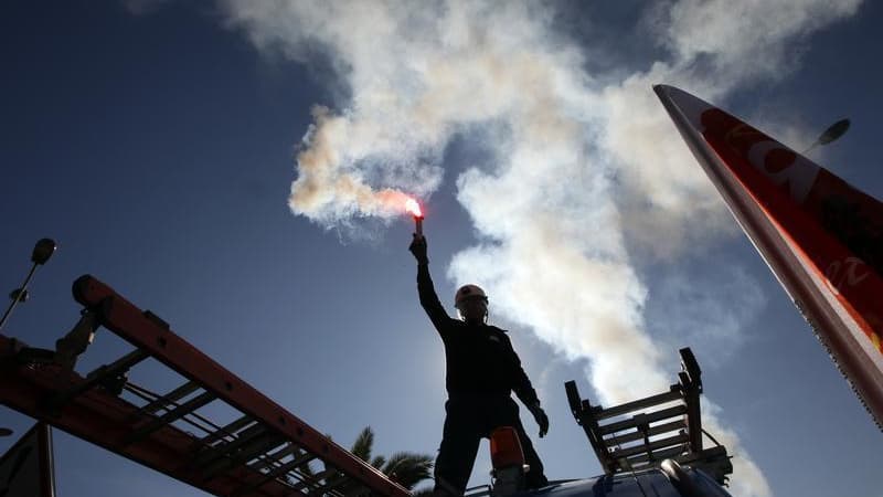 Le patronat et l'opposition sont vent debout contre l'amnistie sociale pour les syndicalistes votée mercredi au Sénat. Le texte prévoit d'annuler les condamnations pénales et les sanctions disciplinaires pour les atteintes aux biens commises entre le 1er