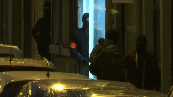 Un important dispositif policier dans une rue d'Anderlecht. Un important dispositif policier dans une rue d'Anderlecht.