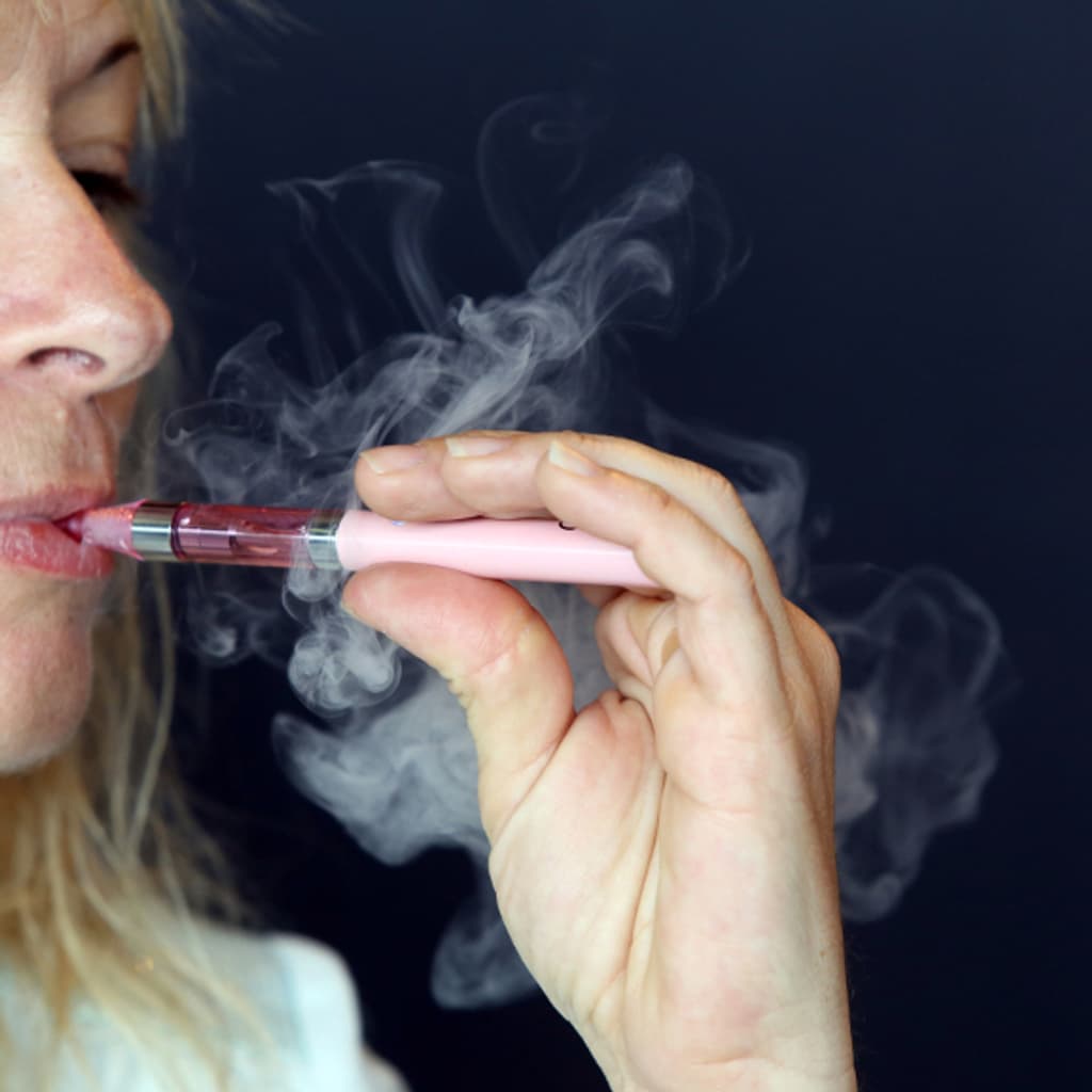 Chez les adolescents, la cigarette électronique inciterait à fumer du tabac