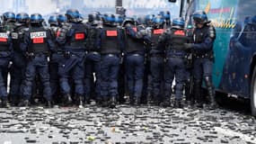 Selon les syndicats, 200 policiers ont été blessés mardi lors d'affrontements avec les casseurs à Paris. - Dominique Faget - AFP