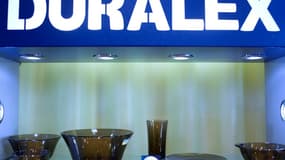 De la vaisselle Duralex présentée dans un showroom à La Chapelle-Saint-Mesminon le 26 novembre 2012