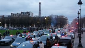 Des chauffeurs de taxi manifestent à Paris pour protester contre une tarification à la baisse du transport de malades, le 3 décembre 2024