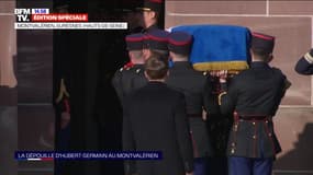 11-Novembre: Emmanuel Macron se recueille devant le cercueil d’Hubert Germain arrivé dans la crypte du mémorial de la France combattante