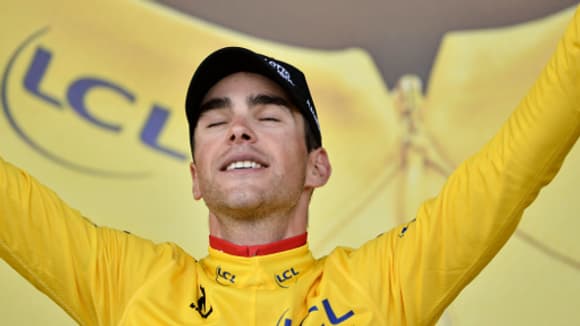 Tony Gallopin s'est emparé du maillot jaune à l'issue de la 9ème étape du Tour de France. Tony Gallopin s'est emparé du maillot jaune à l'issue de la 9ème étape du Tour de France.