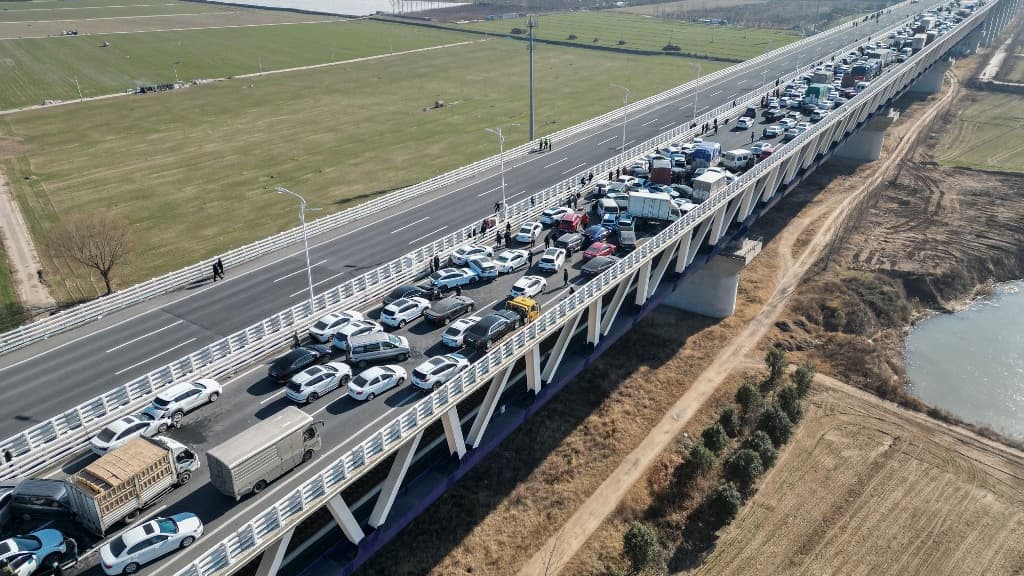 Les véhicules victimes de la collision en Chine, le 28 décembre 2022