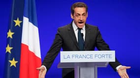 Nicolas Sarkozy s'en est pris samedi à l'ancien directeur général du FMI Dominique Strauss-Kahn, qui s'est dit victime d'un complot politique dans l'affaire du Sofitel de New York, en l'invitant à se taire et à "s'expliquer avec la justice". /Photo prise