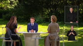 Emmanuel Macron lors de son interview du 14-Juillet dans les jardins de l'Élysée le 14 juillet 2022