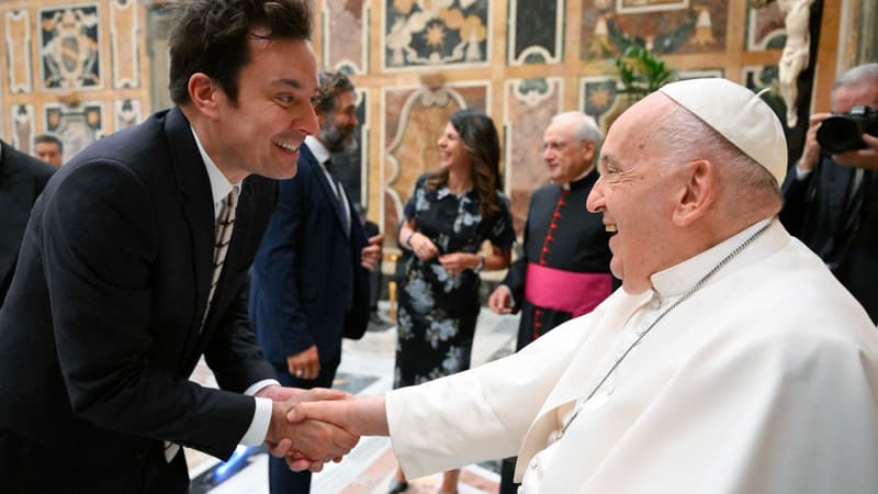 Jimmy Fallon, Manu Payet... Le pape François a reçu des humoristes au Vatican