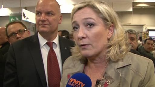 Marine Le Pen, en visite au sSalon de l'agriculture, le 28 février 2013