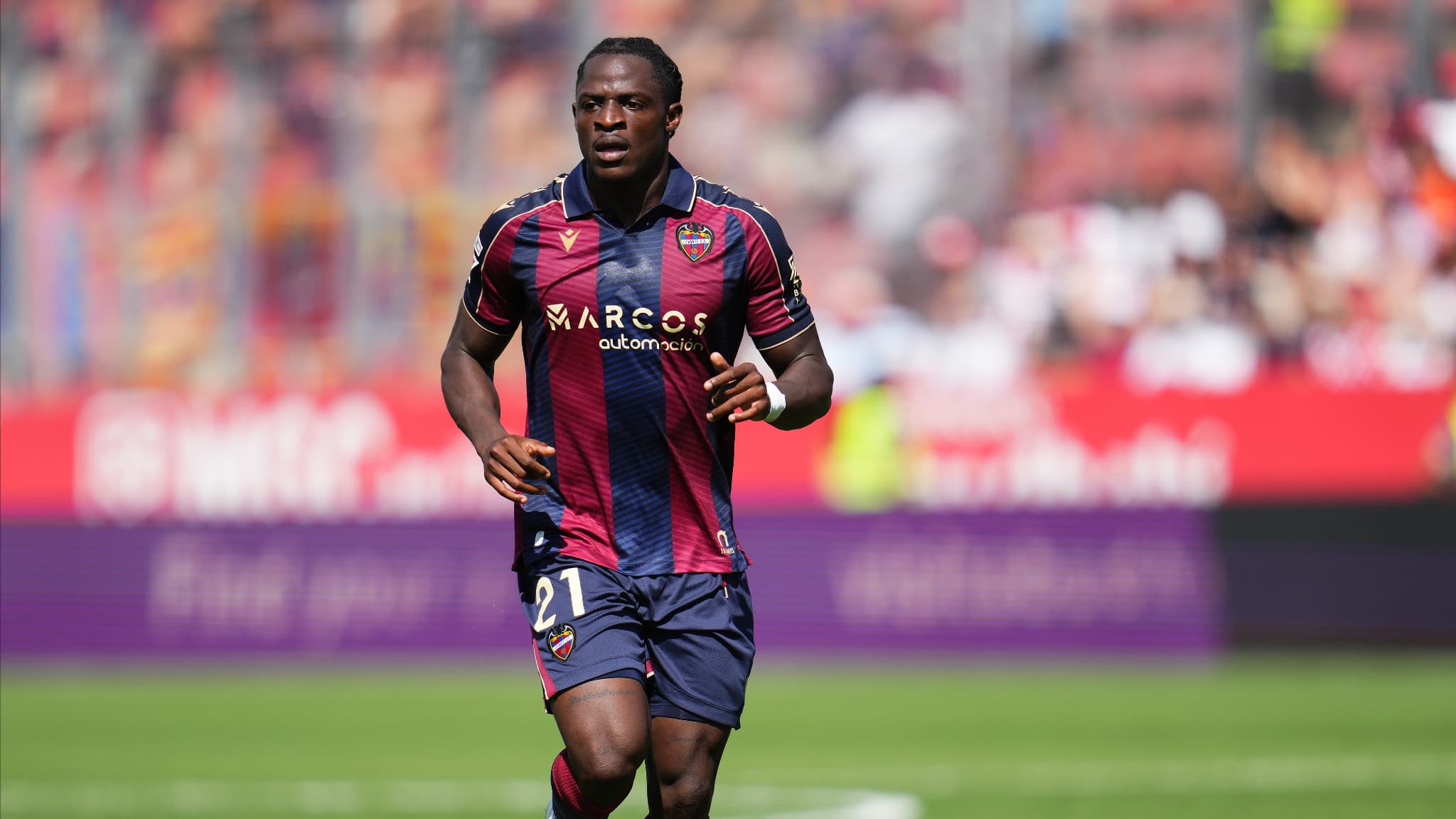 IL EST DÉJÀ COURTISÉ PAR DE TRÈS GRANDS CLUBS: LE BARÇA EN POLE POSITION POUR RECRUTER LA PÉPITE DU DÉBUT DE SAISON DE LIGA