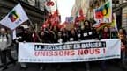 Plusieurs milliers de représentants du monde judiciaire français ont manifesté ce mardi à Paris contre les réformes du gouvernement et pour réclamer davantage de moyens. /Photo prise le 9 mars 2010/REUTERS/Gonzalo Fuentes