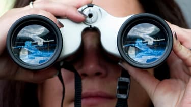12% des Français n'hésitent pas à espionner leurs voisins.