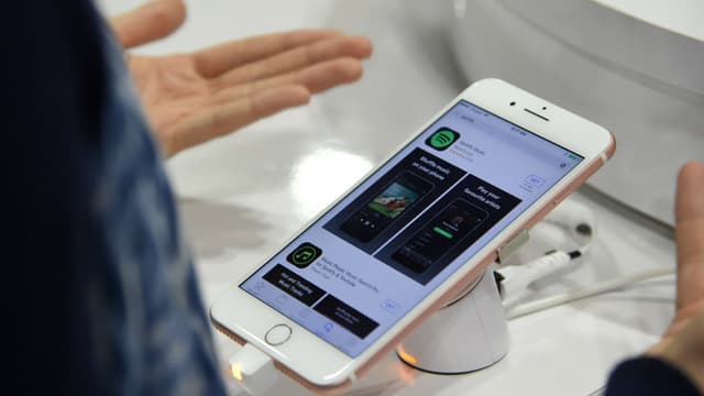 Un petit garçon de 4 ans a sauvé la vie de sa mère grâce à l'application Siri, sur iPhone. (Photo d'illustration)